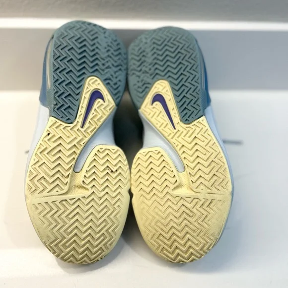 Nike Kids' Grade School LeBron Witness 6 Basketball Shoes Size 3.5Y - Picture 9 of 10